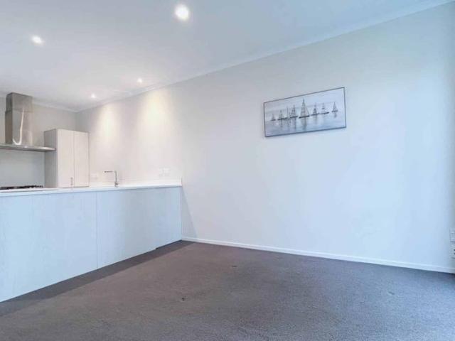 House for rent in Paremoremo