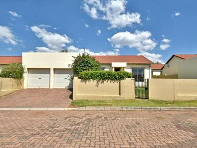 Townhouse for sale in Nooitgedacht, Gauteng