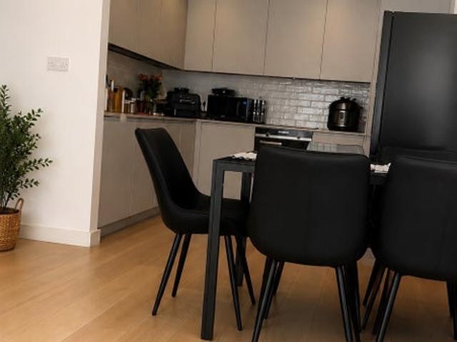 Apartment for rent in Silvertown, Greater London