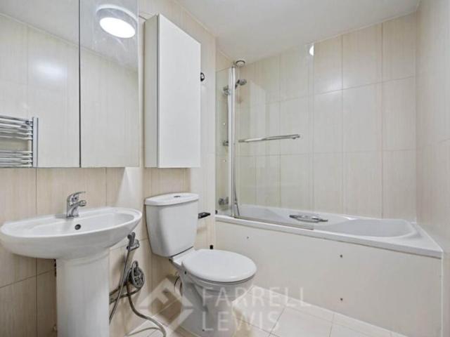 House for rent in London Borough of Ealing, Greater London