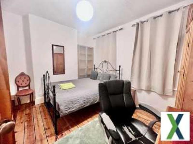 House for sale in Stratford