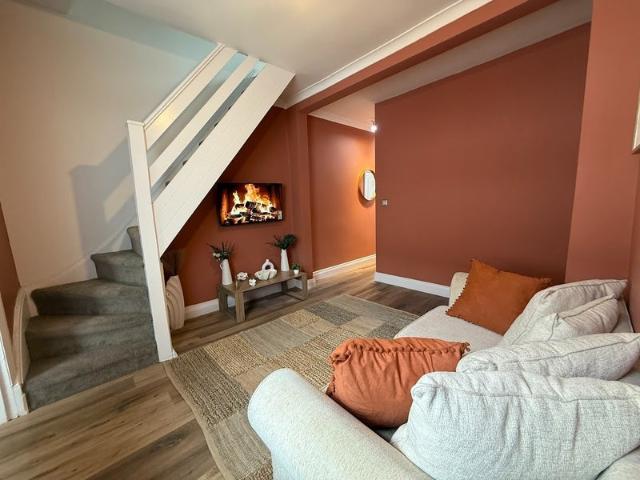 House for rent in Calderstones