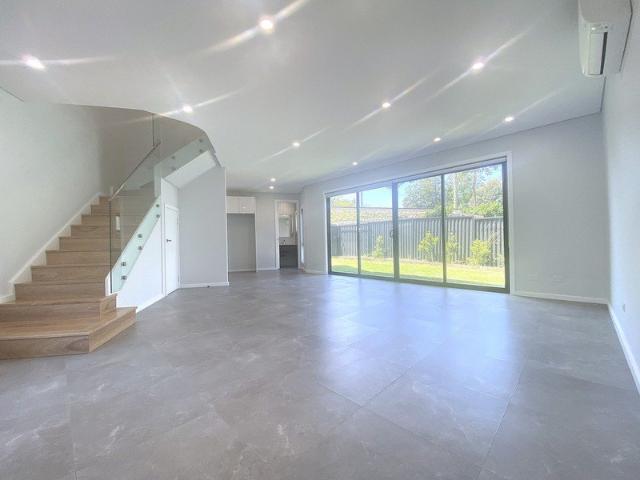 Townhouse for rent in Sydney, New South Wales