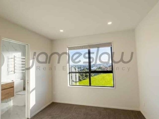 Townhouse for rent in Howick, Oroua County