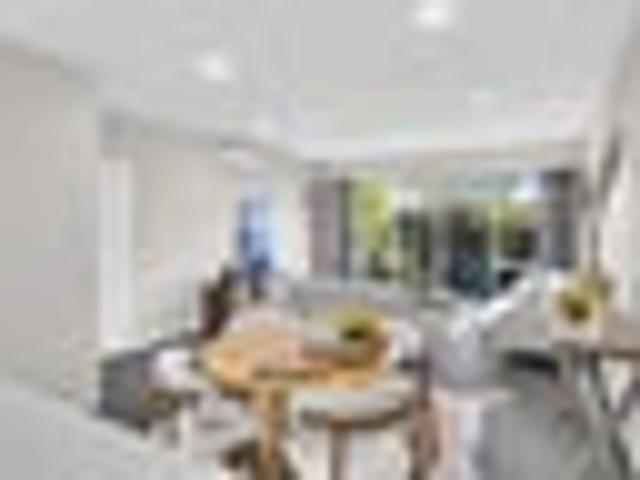 Townhouse for sale in Addington, Canterbury