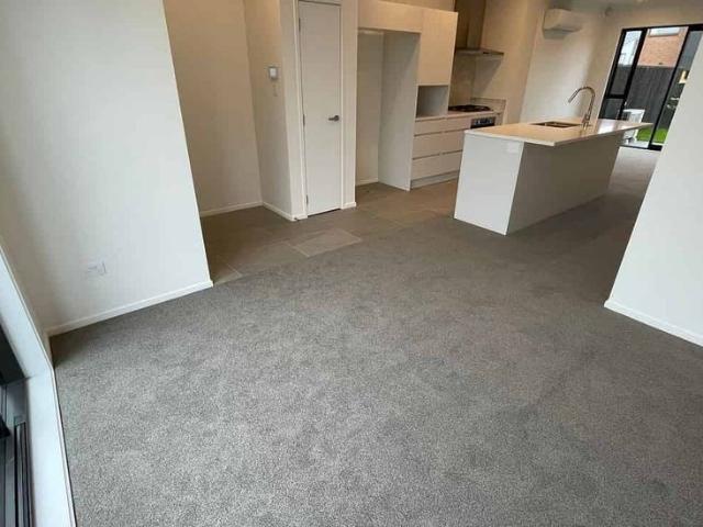 Townhouse for rent in Paremoremo, Oroua County