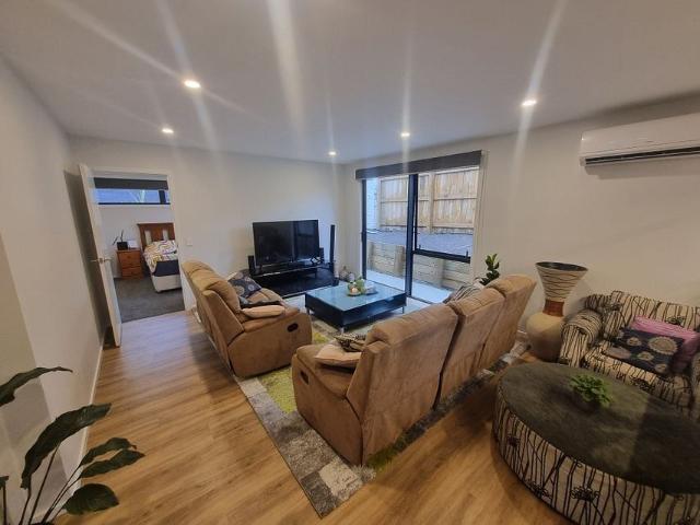 Townhouse for rent in Otakou