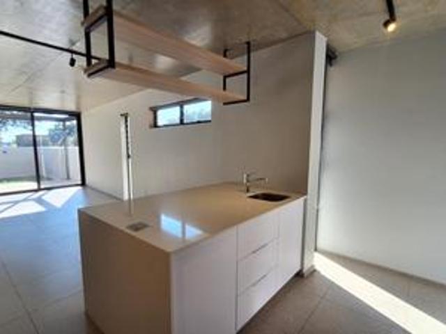 Townhouse for rent in Waterkloof, Gauteng