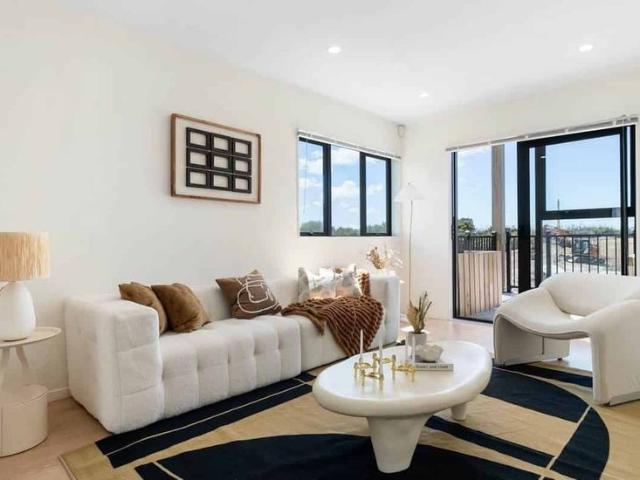 Townhouse for rent in Paremoremo, Oroua County