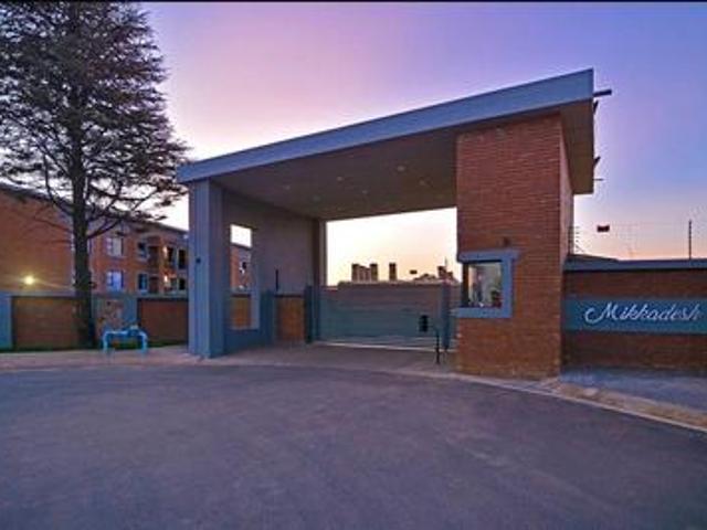 Townhouse for sale in Nooitgedacht, Gauteng