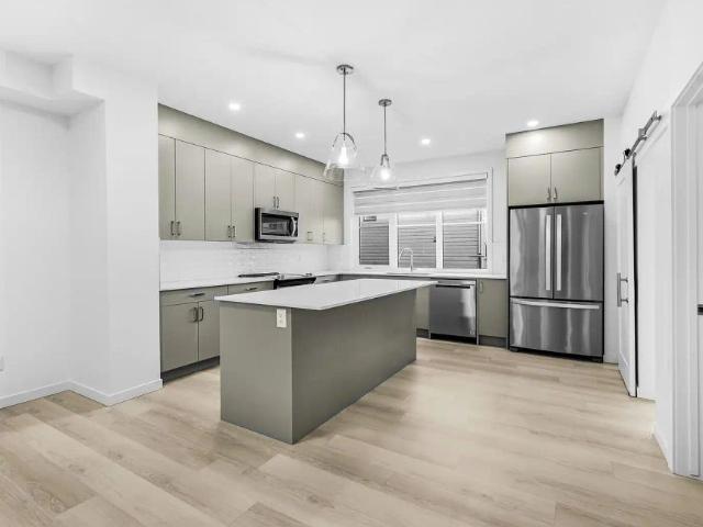 Townhouse for rent in Medicine Hill, Calgary