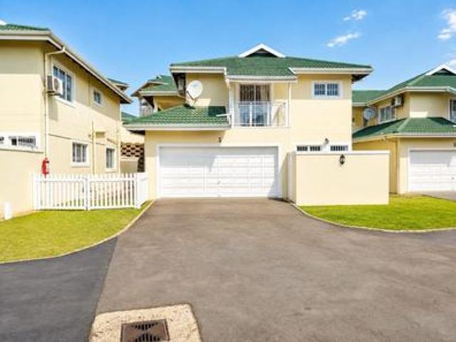 Townhouse for sale in Mt Edgecombe, Kwazulu-natal