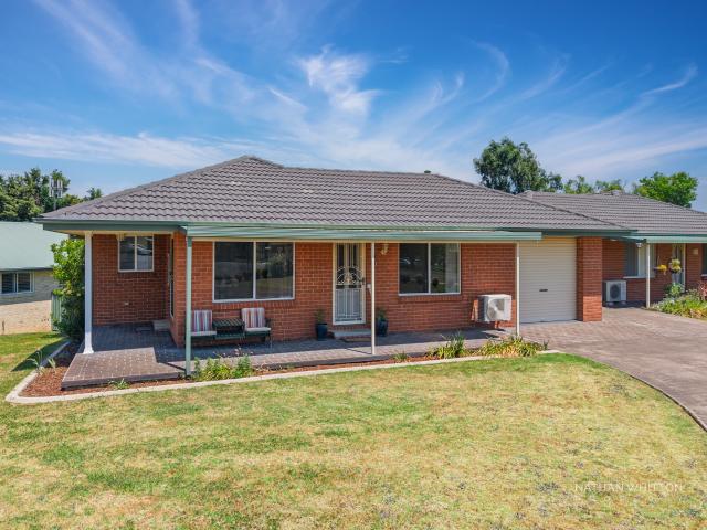 Duplex for sale in Rocky River, New South Wales
