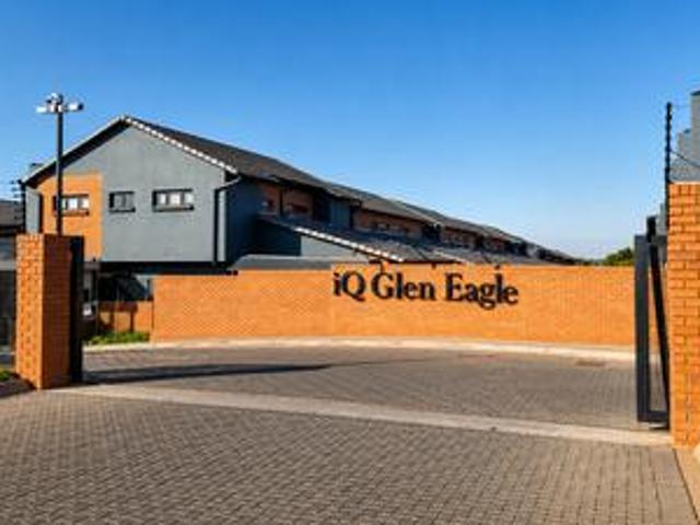 Townhouse for sale in Waterkloof, Gauteng