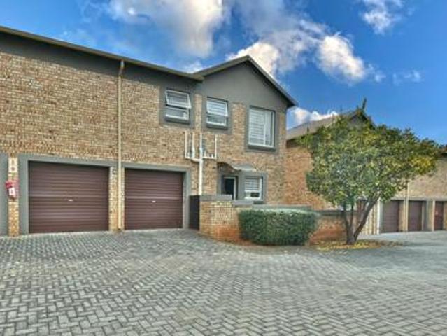 Townhouse for sale in Nooitgedacht, Gauteng