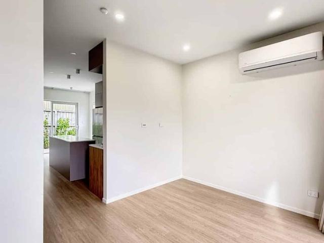 Townhouse for rent in Whangaparaoa