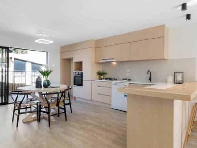 Townhouse for rent in Whangaparaoa, Oroua County