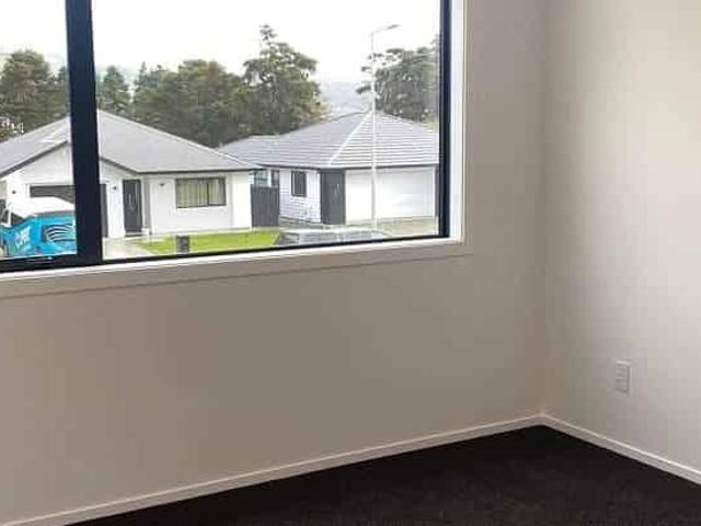 Townhouse for rent in Pauatahanui, Wellington