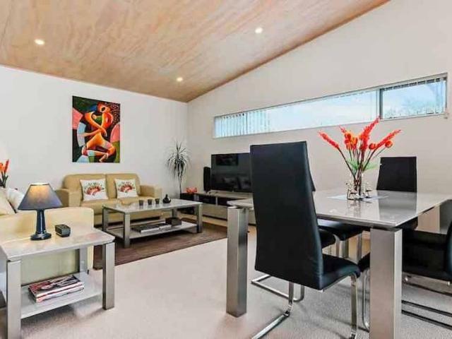 House for rent in Birkdale, Kaipātiki