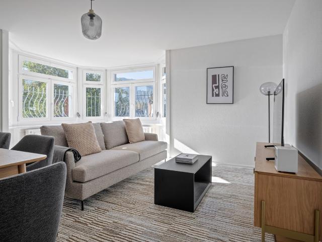 Apartment mieten in Einigen, Zürich