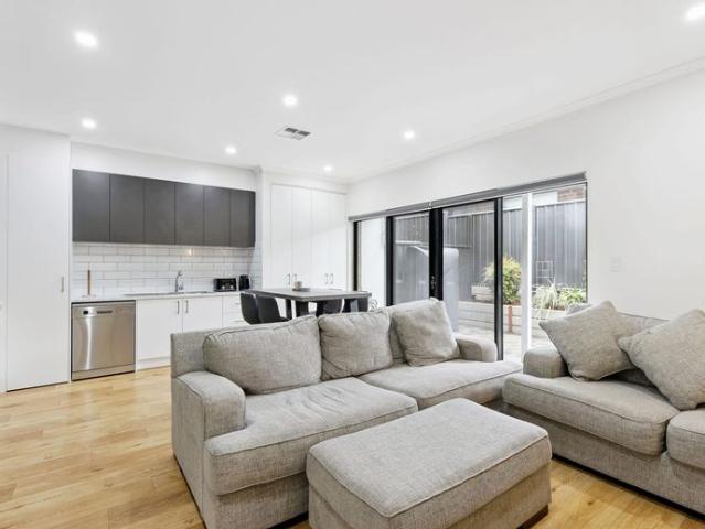 Townhouse for rent in Morphett Vale, Adelaide