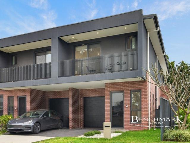 Townhouse for rent in Holsworthy, Sydney