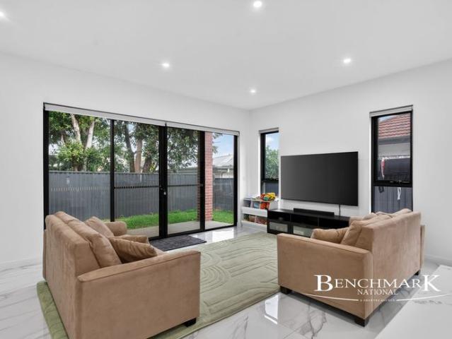 Townhouse for rent in Holsworthy, Sydney