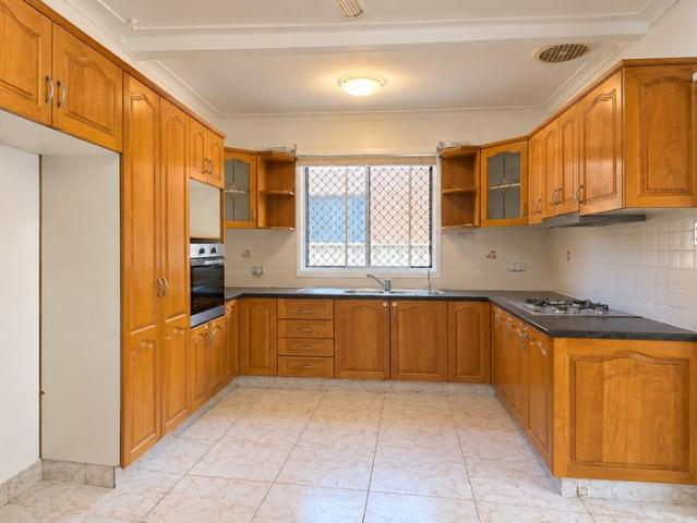 House for rent in Roselands, Sydney