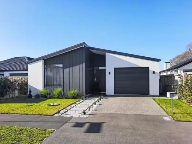 House for rent in Chaslands, Canterbury