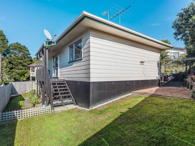 House for rent in Henderson-Massey, Rapanui