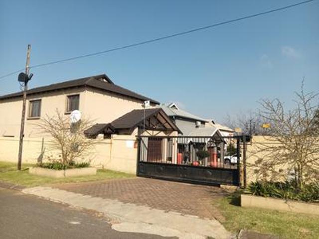 House for sale in Mohlakeng, Gauteng