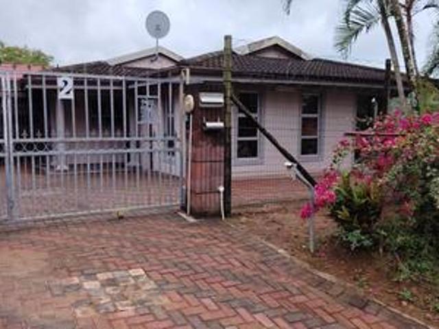 House for sale in Chatsworth, Kwazulu-natal