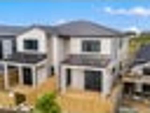 Townhouse for sale in Awhitu