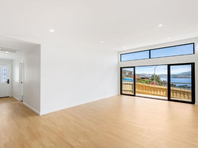 Apartment for rent in Midway Point, Hobart