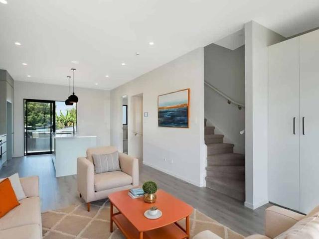 Townhouse for rent in Paremoremo, Oroua County