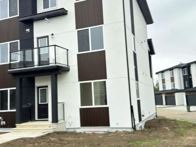 Townhouse for rent in Terwillegar Community, Edmonton