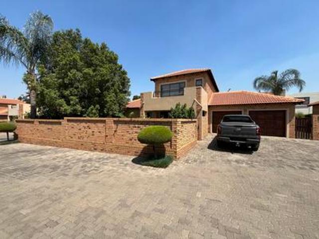 Townhouse for rent in Pretoria East, Pretoria