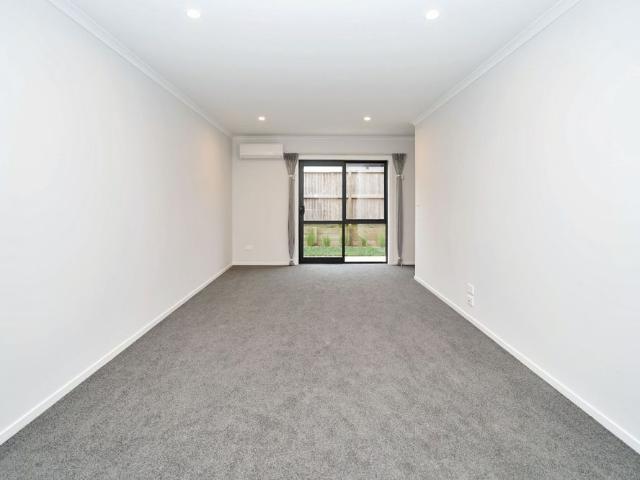 Townhouse for rent in Parkwood, Hamilton City