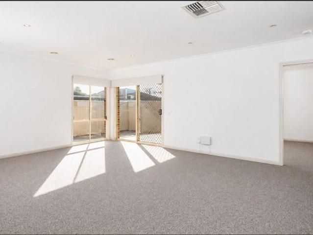 Townhouse for rent in Shepparton, Victoria