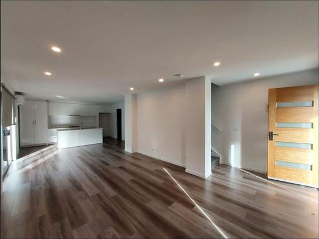 Townhouse for rent in Camerons Creek, Victoria