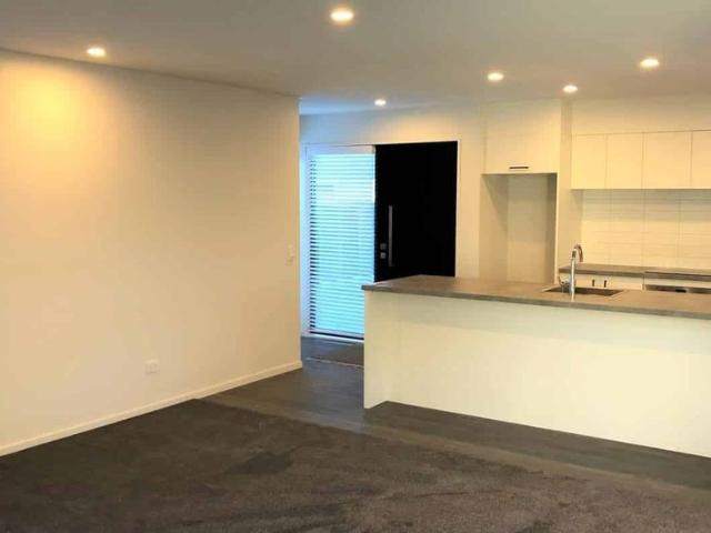Townhouse for rent in Heathcote, Canterbury