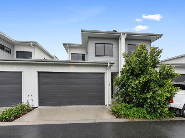 Townhouse for sale in Coomera, Gold Coast City