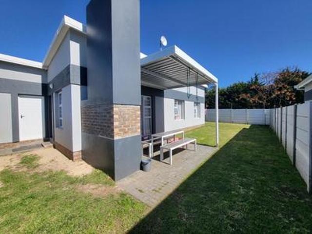 Townhouse for rent in Nelson Mandela Bay Ward 8, Gqeberha (Port Elizabeth)