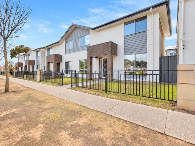 Townhouse for rent in Horseshoe Creek, South Australia
