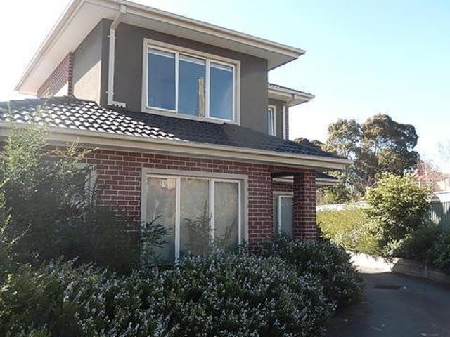 Townhouse for rent in Forest Hill, Melbourne