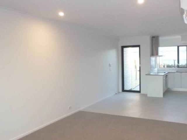 Townhouse for rent in Te Atatū South, Henderson-Massey