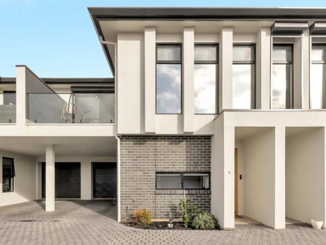 Townhouse for rent in Horseshoe Creek, South Australia