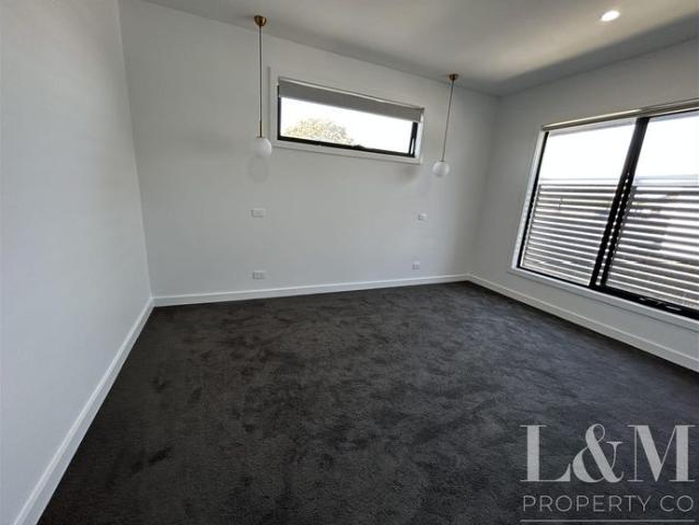 Townhouse for rent in Glenroy, Melbourne