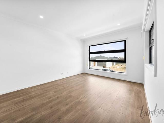 Townhouse for rent in Mode, Melbourne