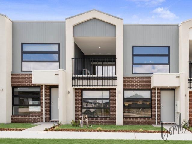 Townhouse for rent in Mode, Melbourne
